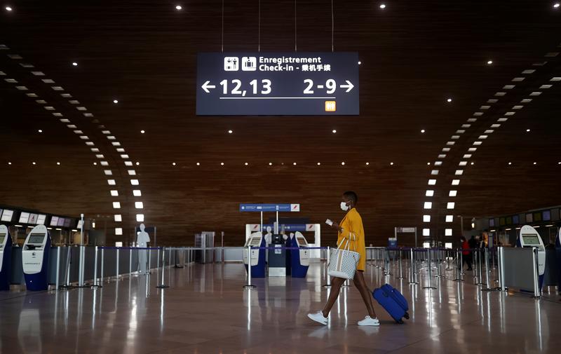 Eerily silent Paris CDG marks Easter without air travel rush