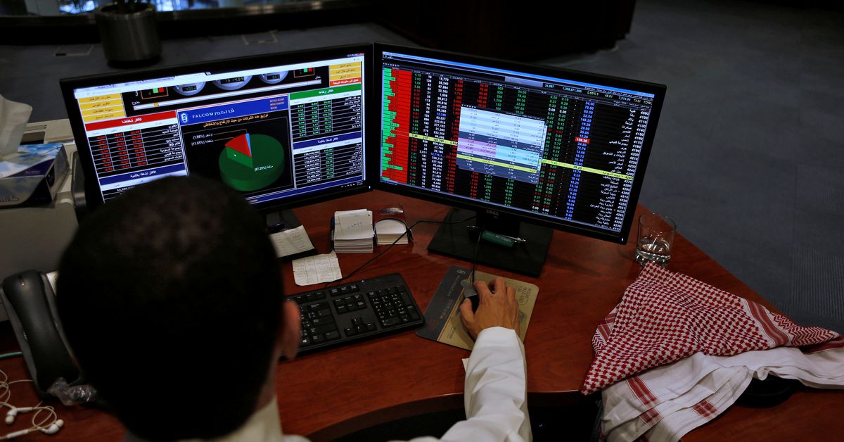 MIDEAST STOCKS Major Gulf markets end mixed; blue-chips buoy Egypt