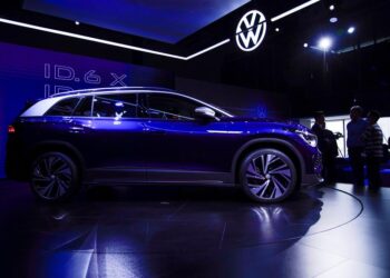 Chip shortage casts shadow on China’s auto industry recovery