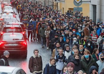 More than 250 Russians in London demand Navalny’s freedom