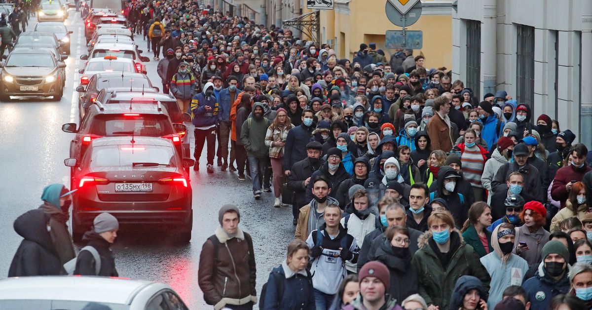 More than 250 Russians in London demand Navalny’s freedom