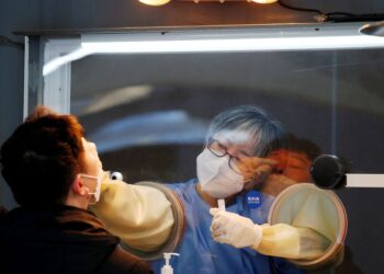 S.Korea widens public access to virus self-test kits amid surge