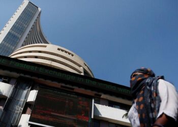 Indian shares fall as fears of virus-led economic downturn linger