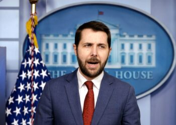 White House says capital gains tax would hit 0.3% of taxpayers