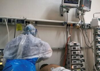 Tunisian hospitals buckle under COVID crisis