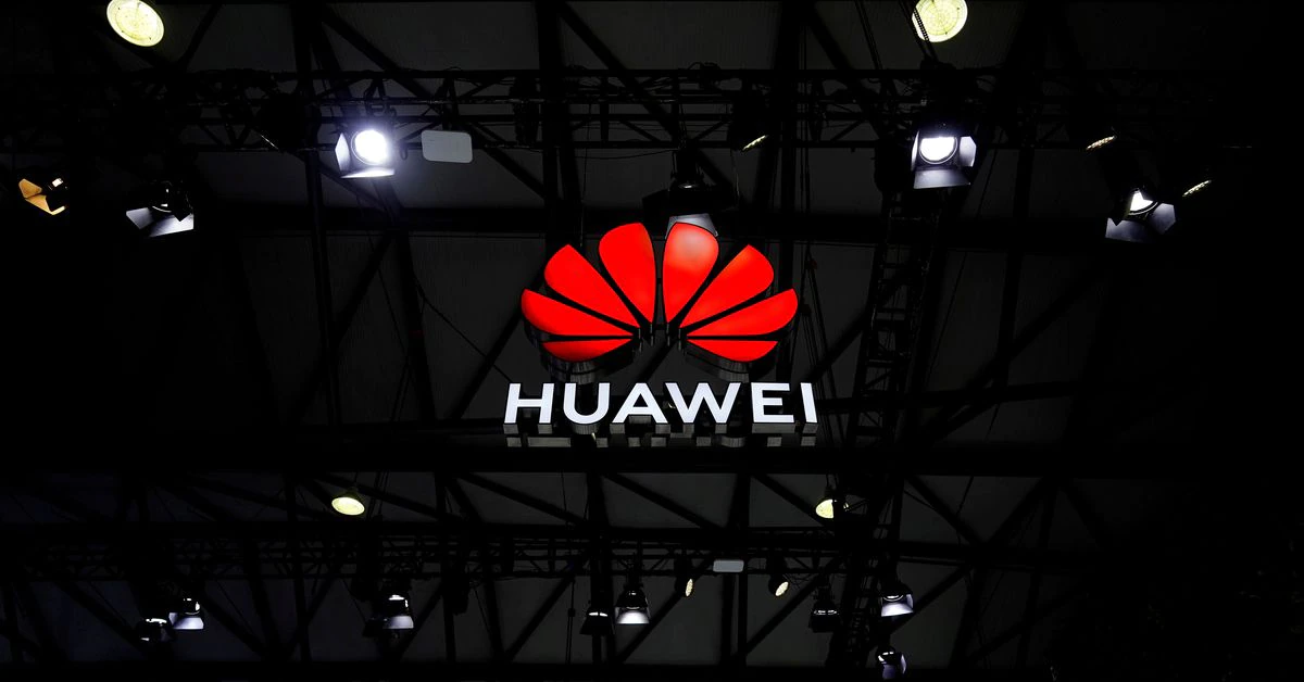 Huawei smartphone shipments in China plunge by half in Q1