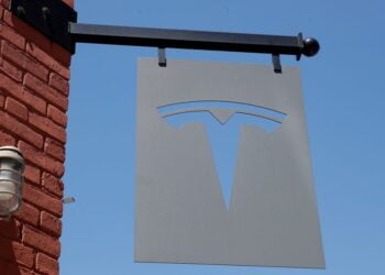 Tesla allows six more months to start German gigafactory-Automobilwoche