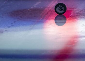 Connor McDavid tallies 4 points as Oilers seal playoff bid