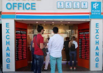 Analysis: Prospects fading, Turkey hopes lockdown rescues tourism season