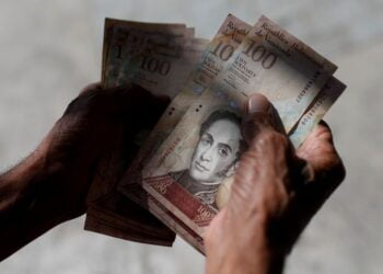 Venezuela raises minimum wage in fourth year of hyperinflation