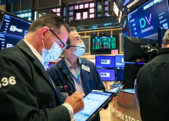 Dow futures bounce, tech shares rebound after sell-off