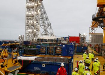 Norwegian oil companies, labour unions agree wage deal