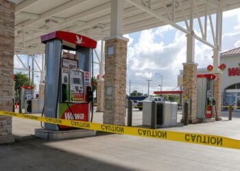 Judge axes employee wage claims, keeps others in Wawa data breach case