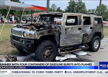 Hummer erupts in flames at Florida gas station after driver loads in 4 5-gallon gas cans