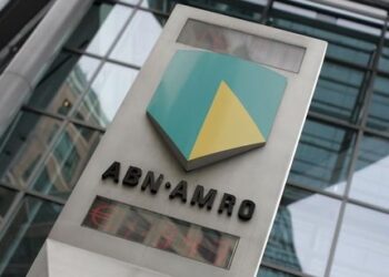 Let customers choose where to clear euro derivatives, banks tell EU