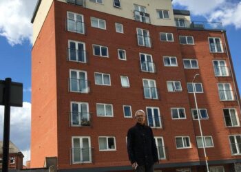 Senior MP demands answers for leaseholders
