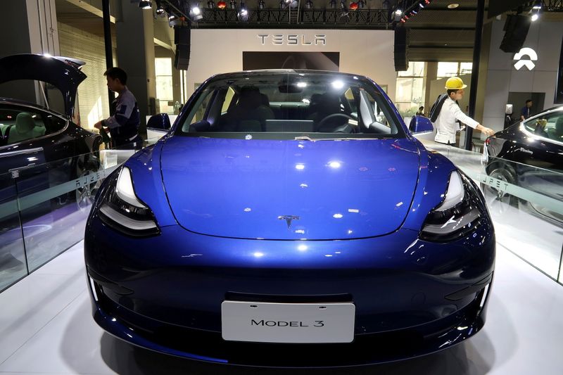 Tesla ‘recalls’ vehicles in China for online software update
