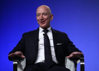 Here’s How Rich Jeff Bezos Got As Amazon’s CEO