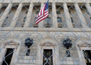 Biden battles Russian hacking groups with restrictions on IT firms