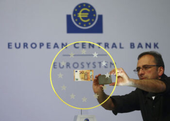 ECB Set to Rewrite Stimulus Pledge After Raising Inflation Goal