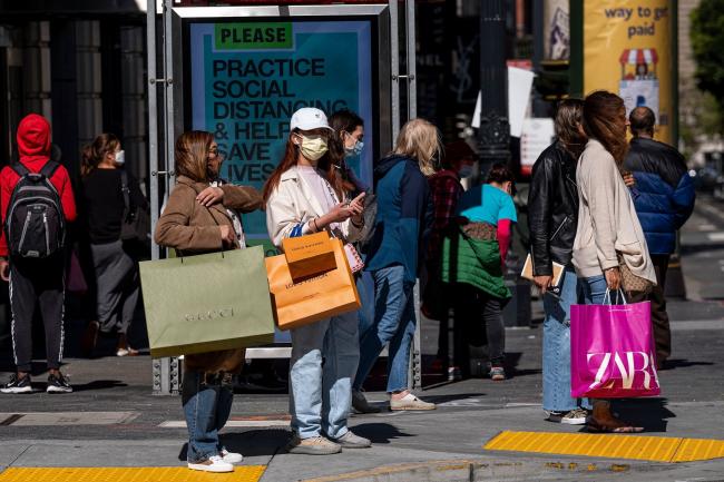 Consumer Confidence in U.S. Unexpectedly Rises for Sixth Month