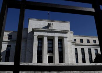 U.S. Fed reverse repo volume hits record $1 trillion as debt ceiling looms