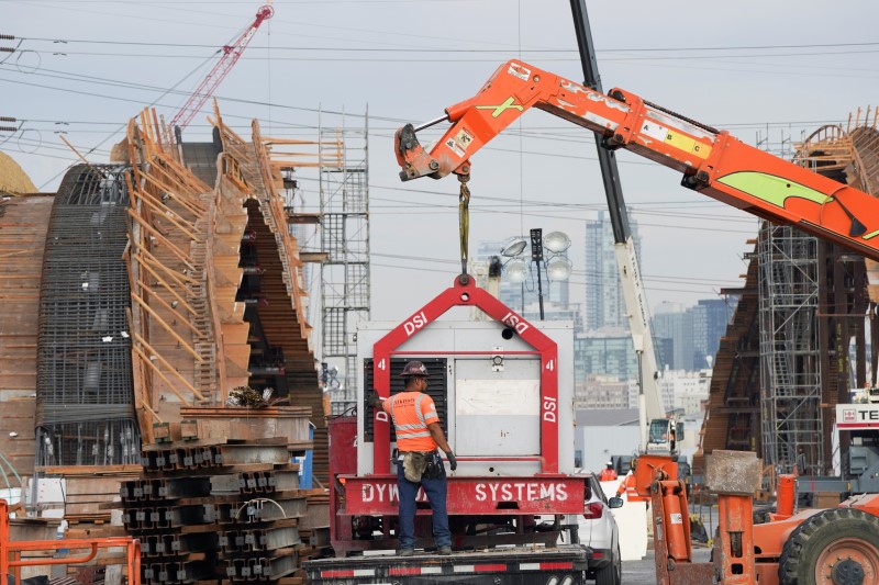 Pelosi sets Oct 1 target for infrastructure, Biden spending bill