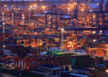 U.S. business groups call on President Biden to restart trade talks with China