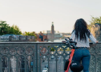 Micromobility startup Voi raises $45 million to end sidewalk riding, improve safety