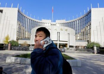 China’s Central Bank Outlook Fuels Calls for Policy Easing