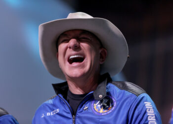 Jeff Bezos’ Blue Origin goes toe to toe with NASA in federal court over award to SpaceX