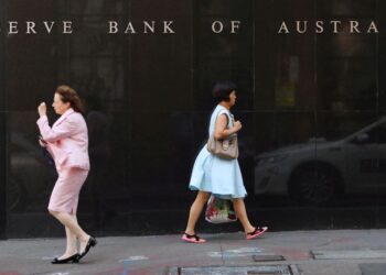 Australia central bank to stick with tapering plans, or maybe not