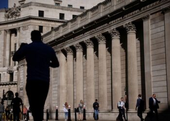 Bank of England to raise rates in late 2022, possibly sooner