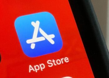 Daily Crunch: Apple, Google bow to Russian pressure