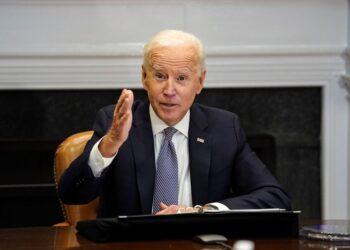 Biden enlists Target, Walmart to fix bottlenecks threatening holiday sales