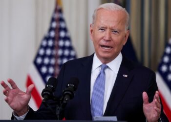 Biden sets COVID-19 vaccine rules for businesses, prompting Republican backlash
