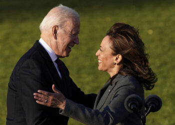 Biden briefly transfers power to Harris, making her the 1st woman in U.S. history to hold powers of the presidency