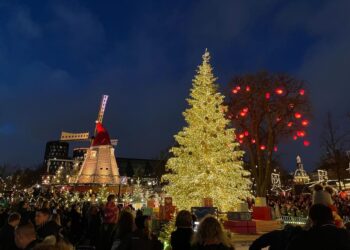 Denmark’s Tivoli Gardens Opens For Christmas Season Despite Covid-19