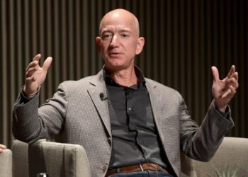 Jeff Bezos Donates Huge Sum To Obama Foundation