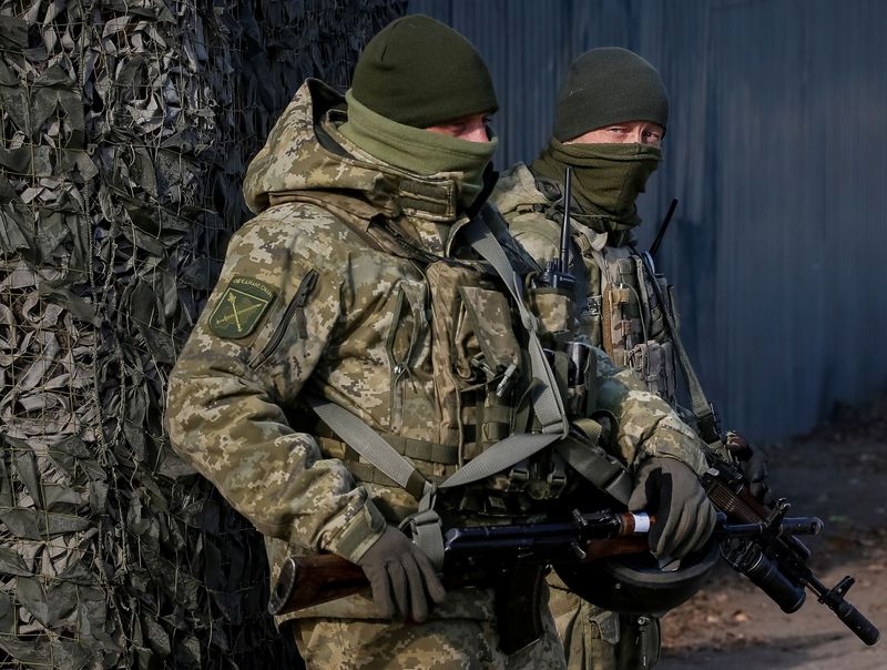 Russia keeps tensions high over Ukraine while waiting for next Biden move