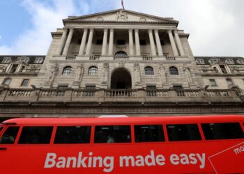 Inflation risk? Omicron slowdown? BoE rate move in the balance