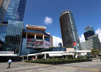 Turkish banks hiked rates in race for lira deposits -sources