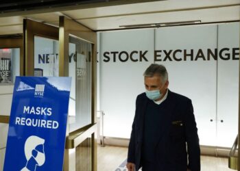 Analysis: Record IPO binge in 2021 leaves investors hung over