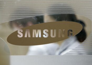 Samsung Group in talks to buy U.S. drugmaker Biogen