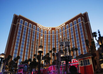 Gaming board tracks down Las Vegas $229,000 jackpot winner after slot machine malfunction