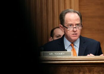 Republican Toomey: Senate panel should not vote on Fed picks
