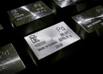 Supply woes lift Palladium to 7-month peak, gold firms on Ukraine crisis