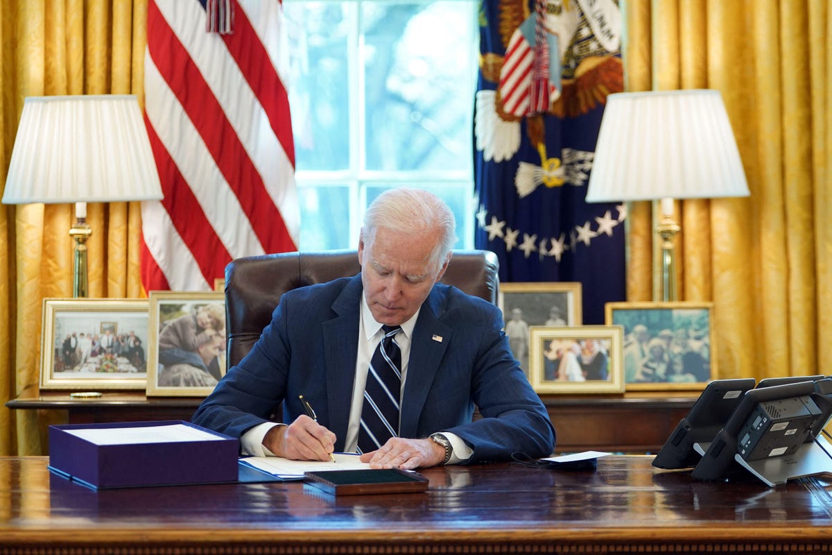 Leak Reveals Biden’s Crypto Plans—Sending The Price Of Bitcoin, Ethereum, BNB, Solana, Cardano, XRP, Terra’s Luna And Avalanche Higher