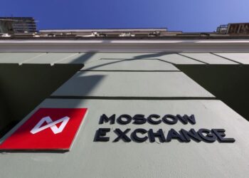 Rouble falls after rallying, stocks down on new U.S. sanctions