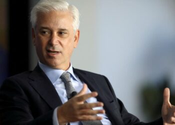 Inflation and rate hikes ahead: Bankers cautious on the economy